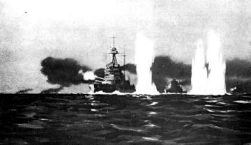 Kriegsschauplatz Skagerrak 1916 (Gemälde): Englische Schlachtschiffe im Gefecht