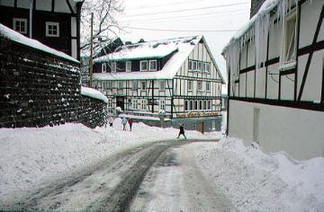 Das Hotel Gnacke im winterlichen Luftkurort Nordenau