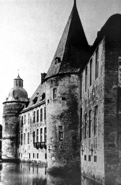 Haus Assen, Seitenansicht - Wasserschloss der Lipperenaissance, Bj. 1564 ff, Baumeister Laurenz von Brachum. Undatiert, Aufnahme vor 1900.