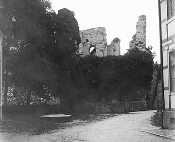 Ruine der Burg Lippspringe an der Lippequelle