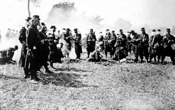 Kriegsschauplatz Vogesen/Elsass 1914: Französische Infanterie während der Rast im August 1914