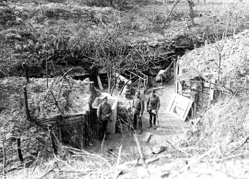 Kriegsschauplatz Reims und die Champagne (Frankreich) 1914: Deutscher Schützengraben auf dem Winterberg in der Champagne
