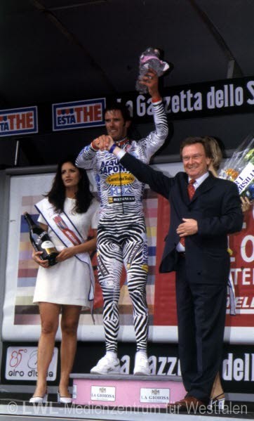 10_7713 Giro d`Italia am 12. Mai 2002 in Münster