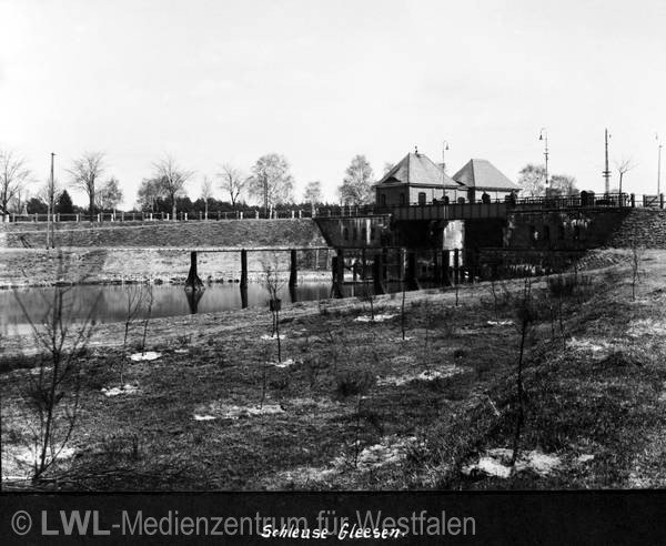 03_3158 Wasserbauamt Rheine, Fotoalbum für Amtsvorstand Theodor Offenberg zum 25-j. Dienstjubiläum 1931