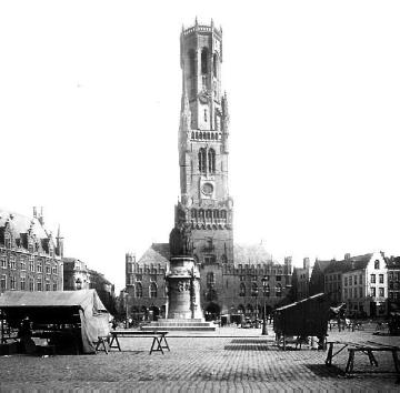 Die Hanse: Die Tuchhalle  in Brügge, (erbaut 13.-15. Jh.) mit dem 85 m hohen Belfrid (Ende 13. Jh.). Undatiert, um 1910?