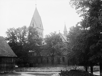Romanische Kirche im Ortsteil Langenstraße