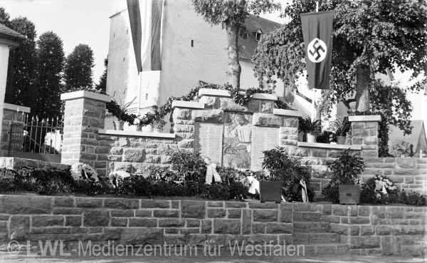 12_462 Slg. Franz Dempewolff: Dorfleben im Schmallenberger Sauerland 1912-1940er Jahre