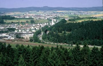 Blick über Attendorn aus Richtung Burg Schnellenberg, um 1973?