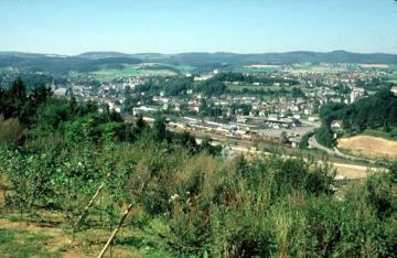 Blick über Attendorn aus Richtung Burg Schnellenberg, um 1965?