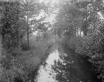 Boker Kanal bei Mentzelsfelde, 32 km langer Bewässerungskanal zwischen Paderborn-Neuhaus und Lippstadt, in Funktion 1853 bis 1970er Jahre, Aufnahme um 1930?