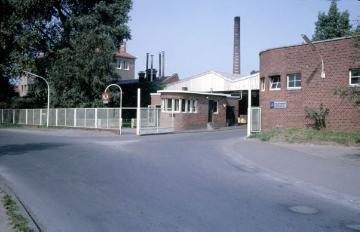 Gewerbebetriebe in Telgte, 1965: Firma Winkhaus, Werkstor