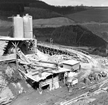 Zementaufbereitung auf der Tunnelbaustelle am Erbscheid bei Sondern - Baumaßnahme im Zuge der Errichtung der Biggetalsperre 1957-1965