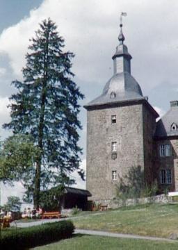 Ein Eckturm der Burg Schnellenberg