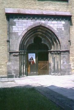 Das Ostportal der evangelischen Kirche St. Nikolai