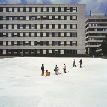 "Square Depression" (Quadratische Senkung), Bruce Naumann - skulptur projekte münster 07, Naturwissenschaftliches Zentrum, Wilhelm-Klemm-Straße