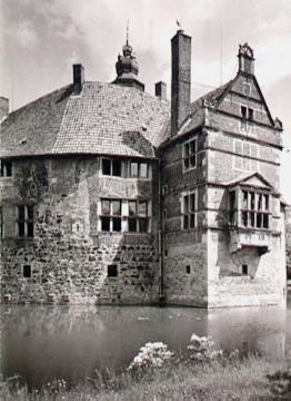Burg Vischering: Renaissance-Auslucht und Erker an der Hauptburg (Anbau 1617-22)
