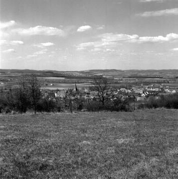 Steinheim, 1976: Stadtansicht mit Steinheimer Börde