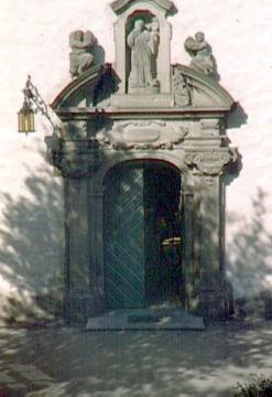 Kloster Grafschaft: Portal am Mittelrisalit des Südflügels
