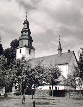 Kirche St. Peter und Paul in Wormbach von Südosten