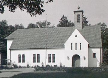 Seitenansicht der ev. Christuskirche, geweiht 1952