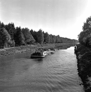 Frachtschiff auf dem Mittellandkanal bei Steinbeck