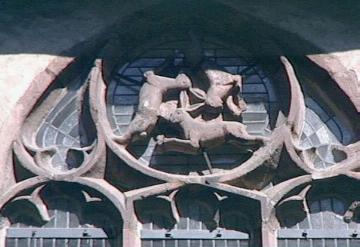 Das Hasenfenster am Kreuzgang des St. Liborius Domes