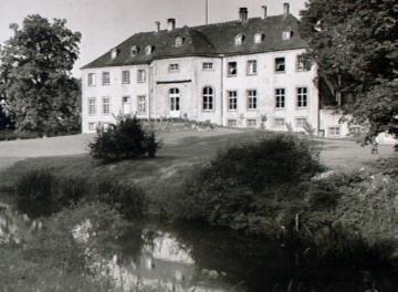 Gartenseitige Ansicht von Schloss Rheder