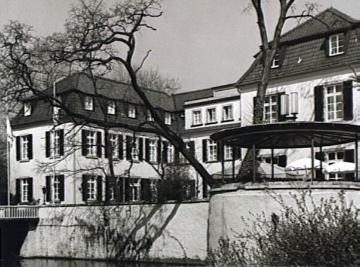 Haus Berge, Hofseite mit Schlosscafé - erbaut im 16. Jh., seit 1954 Hotelrestaurant