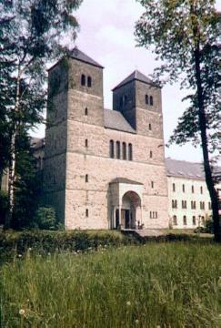 Benediktinerabtei Gerleve, gegr. 1899: Klosterkirche St. Joseph, Neoromanik (Kloster- und Kirchenbau 1901-1904 von Wilhelm Rincklake, Münster)
