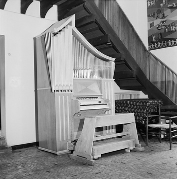Orgelbau-Ausstellung: Positiv-Orgel mit Fußpedalen