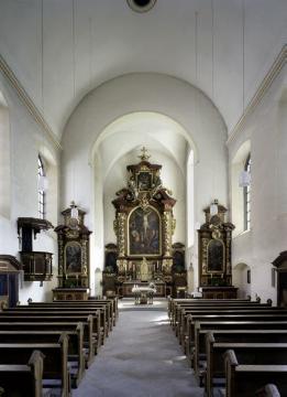 Kapuzinerklosterkirche St. Peter und Paul: Kirchenhalle mit Blick zum Hochaltar