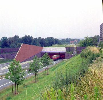 Die 1998 fertiggestellte Unterführung des Ruhrschnellwegs (Bundesstraße B1) bei Dortmund-Aplerbeck