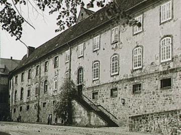 Ehem. Benediktinerkloster (1052-1803) und bischöfliches Schloss Iburg, Südfront (bauliche Erneuerung der Anlage durch Johann Conrad Schlaun 1750-1755)
