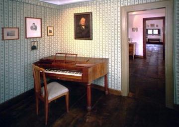 Haus Rüschhaus: Klavierecke im Arbeitszimmer der Annette von Droste-Hülshoff
