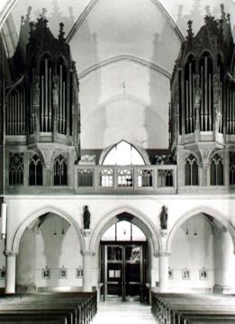 St. Clemens-Kirche: Blick auf den Orgelprospekt
