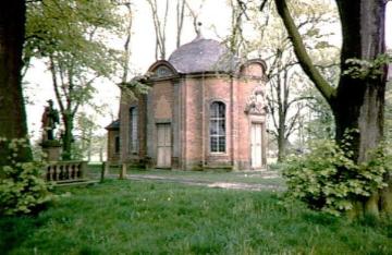 St. Johannes Nepomuk-Kapelle, Seitenansicht, erbaut 1747-1753 (zugeschrieben Johann Conrad Schlaun)