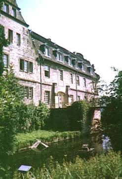 Schloss Borlinghausen, Blick über die Gräfte von Süden