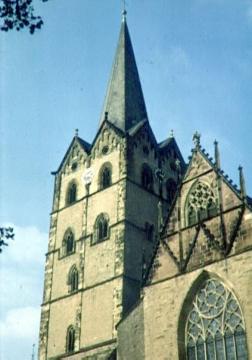 Ev. Münsterkirche: Giebel des Krämerchores, ehem. Stiftskirche St. Marien und Pusinna, erbaut 1220-1270/80 - erste Großhallenkirche Westfalens