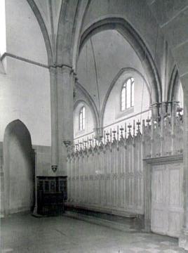 Fialenverzierte Rückwand der Chorbank in der Mariae Empfängnis-Kirche, Marienfeld