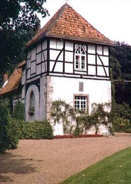 Fachwerkgut Haus Abbenburg (Nebengebäude) zwischen Bellersen und Bredenborn