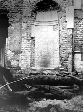 Kriegsfolgen: Zerstörter Innenraum der Ludgeri-Kirche