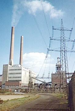 Kohlekraftwerk Westerholt in Gelsenkirchen-Hassel (Hibernia AG), erbaut in den 1950/1960er Jahren, stillgelegt 2003, später abgerissen