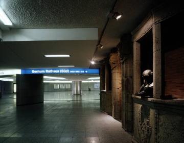 U-Bahnstation Rathaus-Süd, Bj. 2007, Eingangsebene (Architekten: Pohl + Weber, Darmstadt)