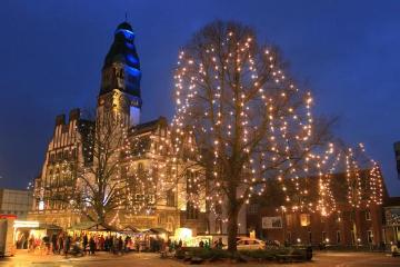 Rathaus Gladbeck mit Weihnachtsmarkt