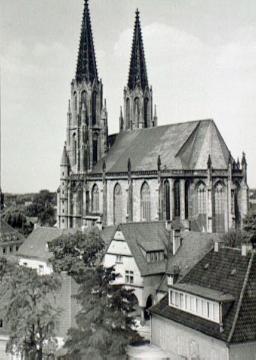 Chorseitige Gesamtansicht der "Wiesenkirche" (ev. Pfarrkirche St. Maria zur Wiese)