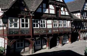 Das Rathaus von Schwalenberg, ca. 1970: Fachwerkbau der Weserrenaissance, erbaut 1579 und ältestes Haus der Stadt