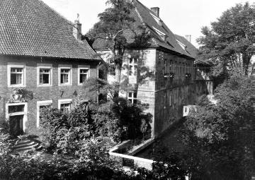 Die Von Senden'sche, Reck'sche und Ketteler'sche Kurie am Stiftsplatz, Wohnhäuser des ehem. freiweltlichen Kanonissenstiftes (bis 1811)