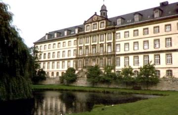 Ehem. Jesuitenkolleg, erbaut 1719-1728 von Gottfried Laurenz Pictorius und Johann Conrad Schlaun, später Amtsgericht und Gymmasium
