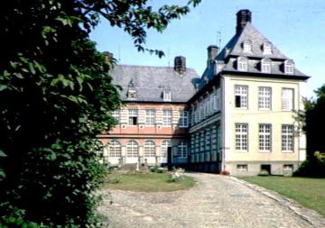 Schloss Hovestadt, Südseite mit Schlosshof - erbaut 1563-1572, Renaissance, Baumeister: Laurenz von Brachum