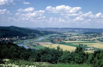 Wesertal mit Blick zum Wiehengebirge
